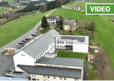 33 kWp, Dachanlage Kindergarten und Schule in Maria Neustift