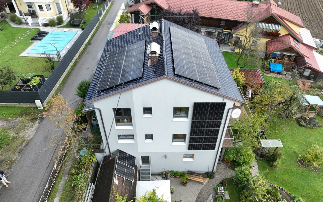 PV-Dachanlage und PV-Fassade 13,67 kWp in Steyr